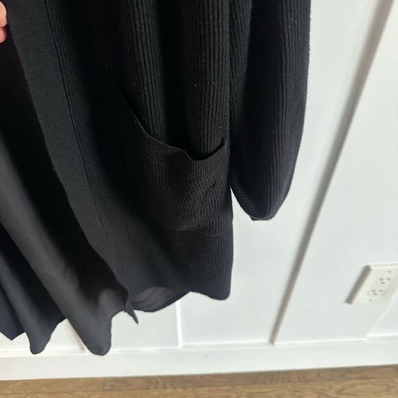 Lululemon Still At Ease Wrap
Black - Picture 5 of 13